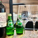 Deep Blue Horizon By The Sea Apartamento