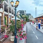 Deep Blue Horizon By The Sea Apartamento *