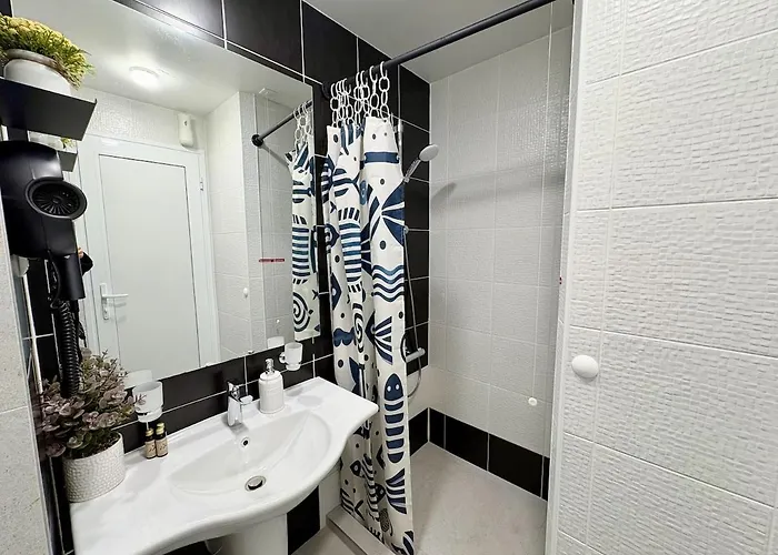 Deep Blue Horizon By The Sea *