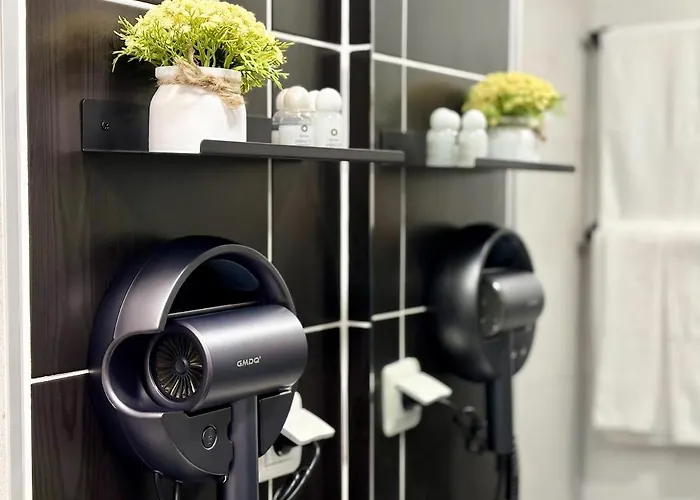 Deep Blue Horizon By The Sea Apartment