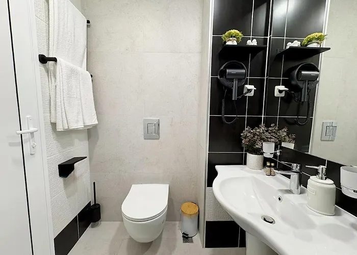 Deep Blue Horizon By The Sea Apartment *