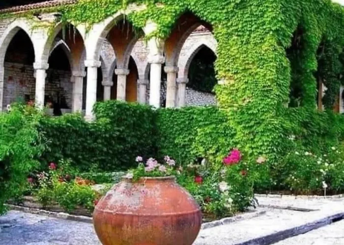 Deep Blue Horizon By The Sea Apartment