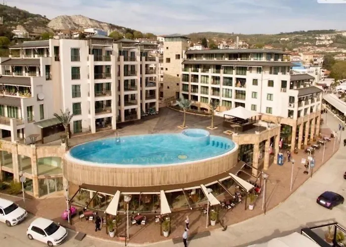 Deep Blue Horizon By The Sea *