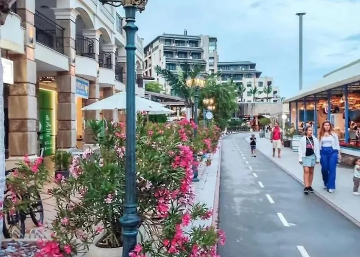 Deep Blue Horizon By The Sea Apartment *